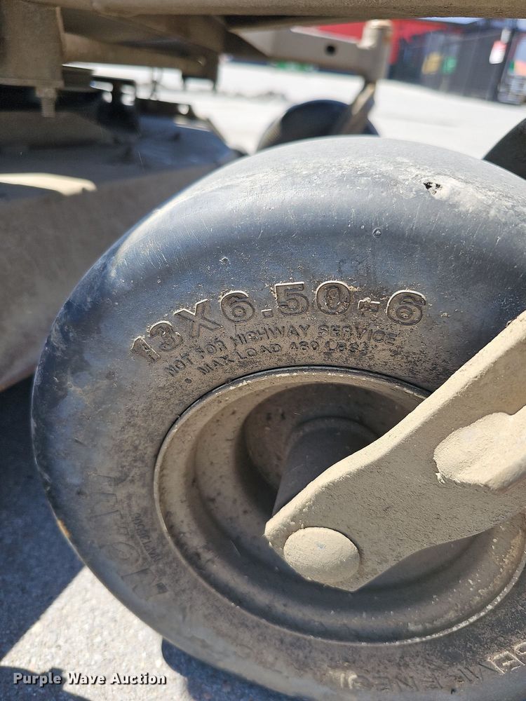 image for item LE9359 Grasshopper 325  ZTR lawn mower