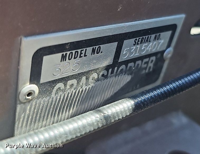 image for item LE9359 Grasshopper 325  ZTR lawn mower