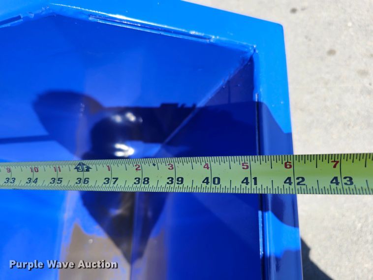 image for item LE9364 (2) dumpsters