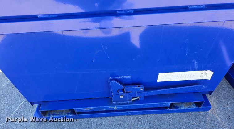 image for item LE9364 (2) dumpsters