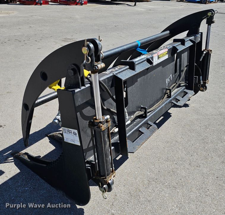 image for item LE9369 70" W skid steer grapple bucket