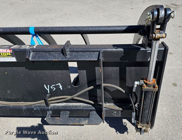 image for item LE9369 70" W skid steer grapple bucket