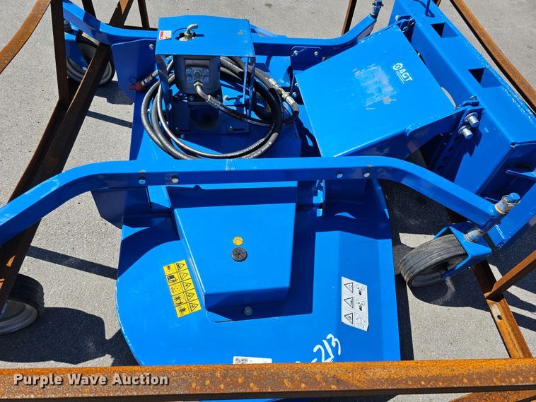 image for item LE9370 2022 TopCat SSM72-S  skid steer finish mower