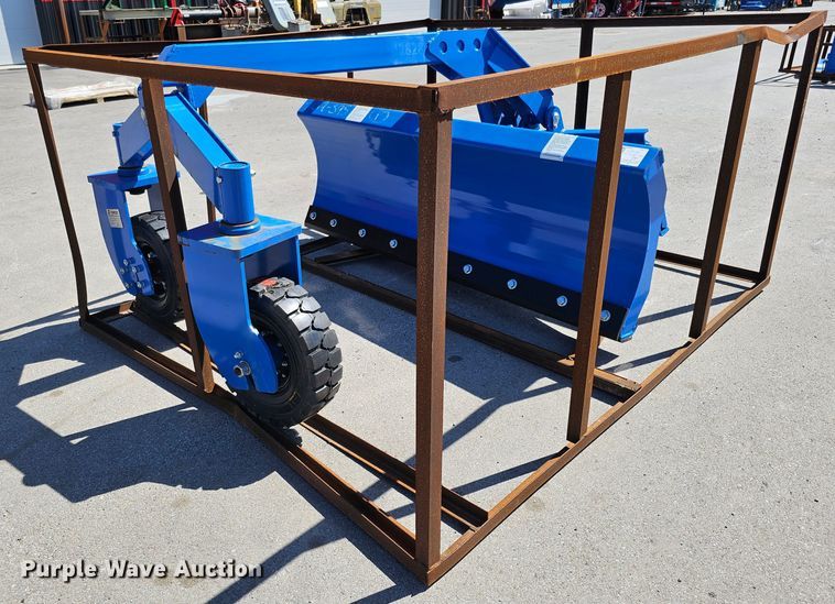 image for item LE9371 2022 TopCat SSSG72  skid steer grader