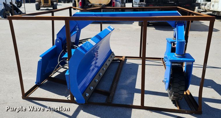 image for item LE9371 2022 TopCat SSSG72  skid steer grader