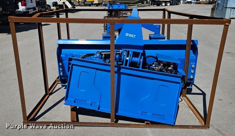 image for item LE9371 2022 TopCat SSSG72  skid steer grader