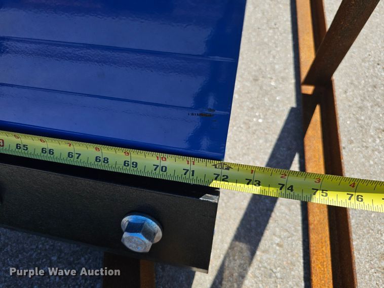 image for item LE9371 2022 TopCat SSSG72  skid steer grader