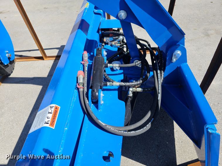 image for item LE9371 2022 TopCat SSSG72  skid steer grader