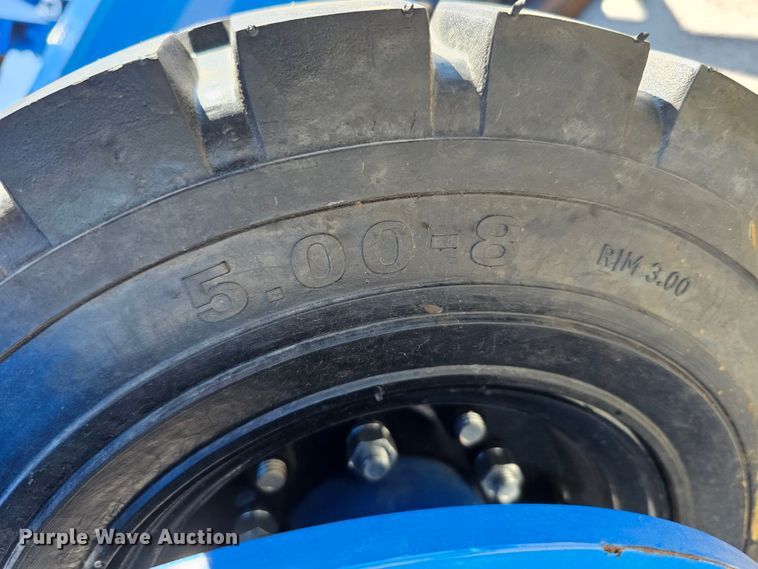 image for item LE9371 2022 TopCat SSSG72  skid steer grader