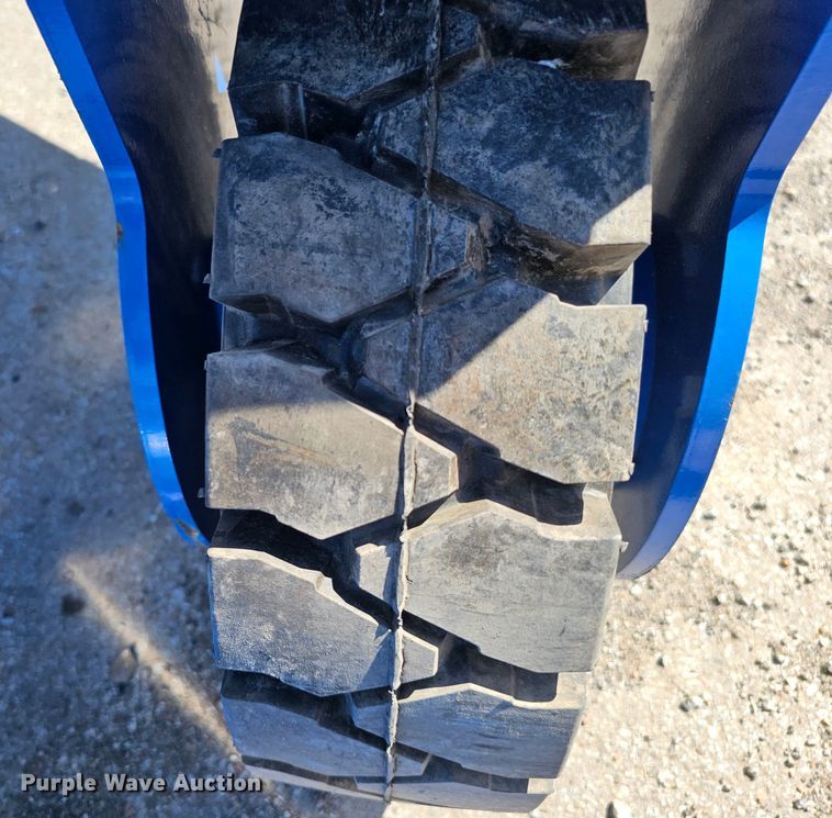 image for item LE9374 2021 TopCat SSSCR72  skid steer soil conditioner