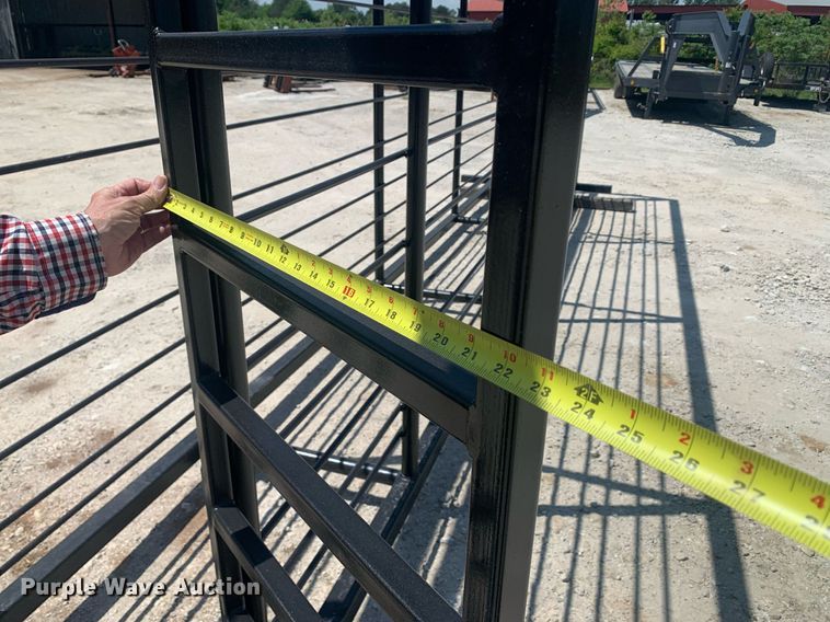 image for item LH9559 2023 WM Welding  livestock alley with palpation gates