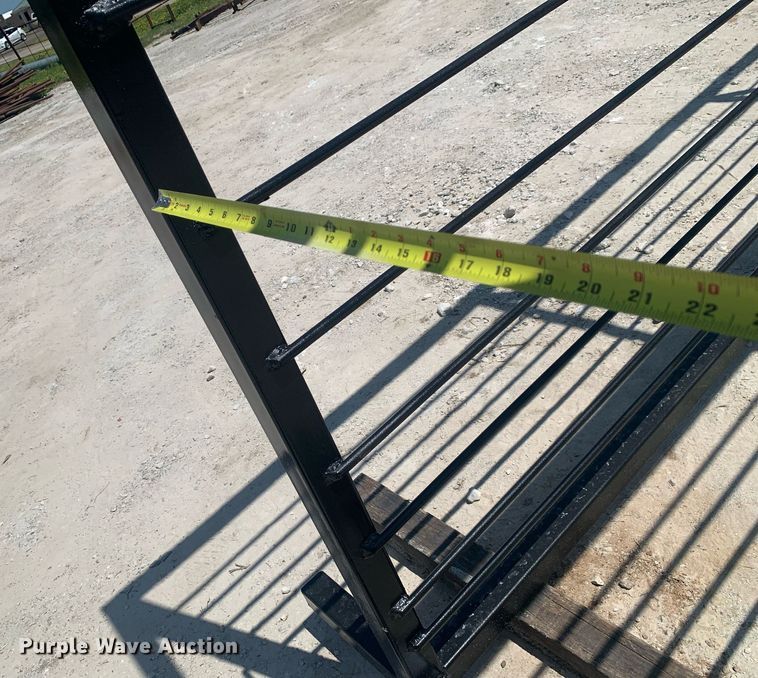 image for item LH9559 2023 WM Welding  livestock alley with palpation gates