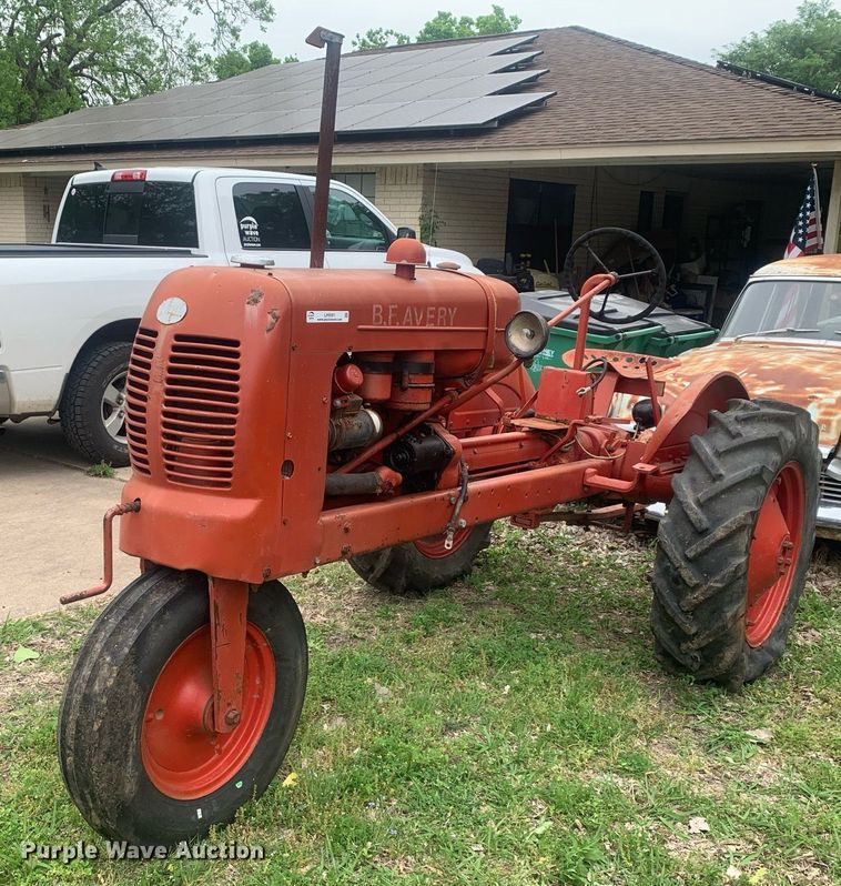image for item LH9561 BF Avery  tractor