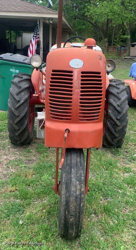 image for item LH9561 BF Avery  tractor