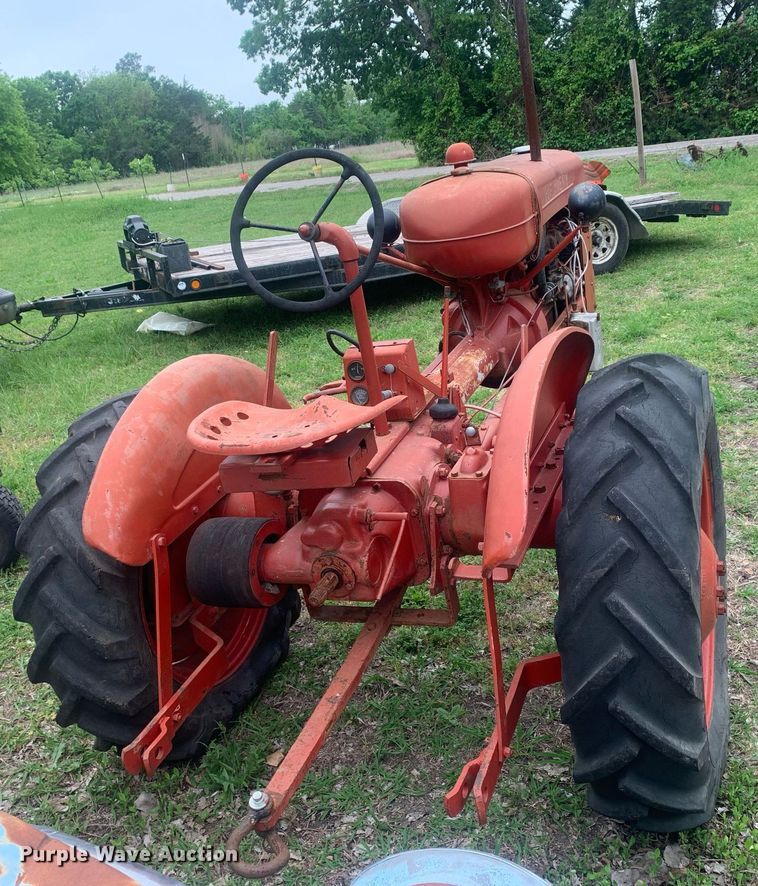 image for item LH9561 BF Avery  tractor