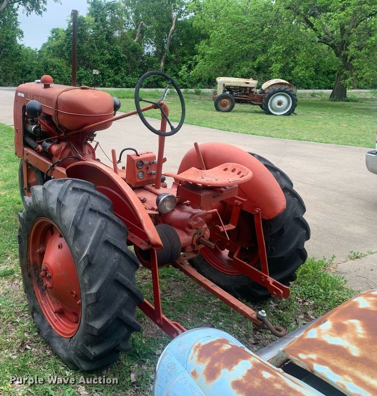 image for item LH9561 BF Avery  tractor