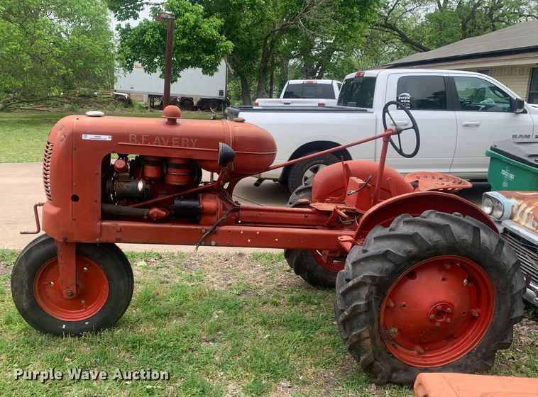 image for item LH9561 BF Avery  tractor