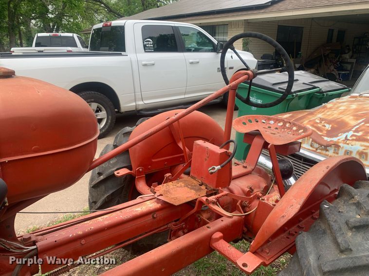 image for item LH9561 BF Avery  tractor