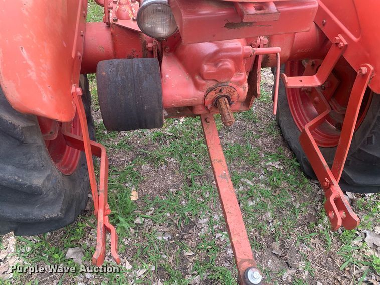 image for item LH9561 BF Avery  tractor