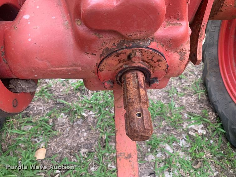 image for item LH9561 BF Avery  tractor