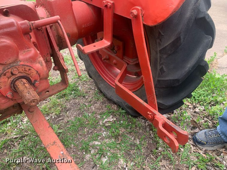 image for item LH9561 BF Avery  tractor