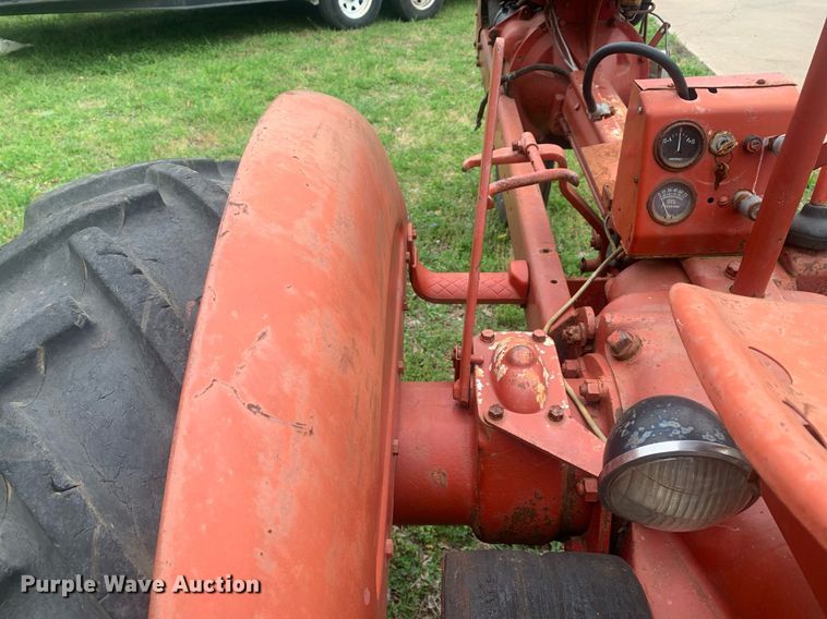 image for item LH9561 BF Avery  tractor