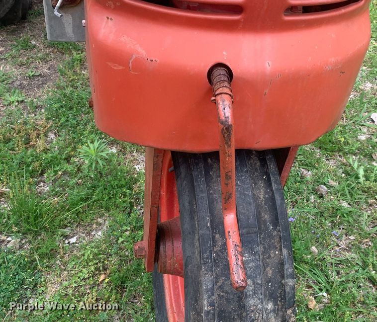 image for item LH9561 BF Avery  tractor