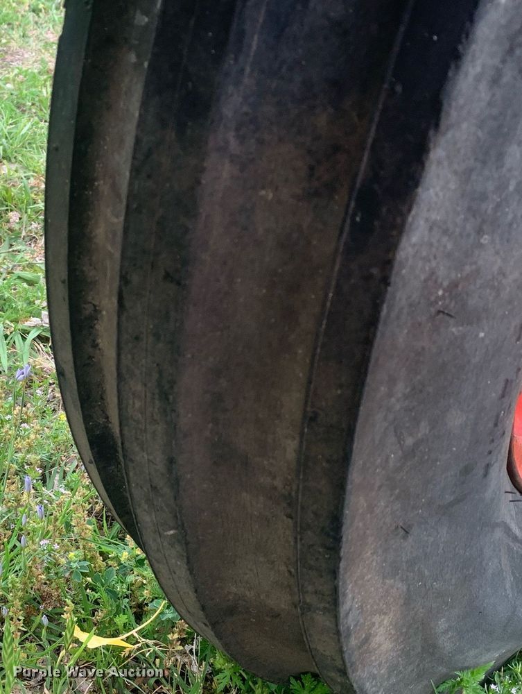 image for item LH9561 BF Avery  tractor