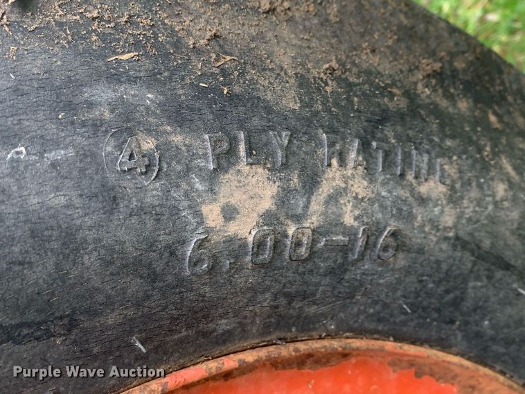 image for item LH9561 BF Avery  tractor