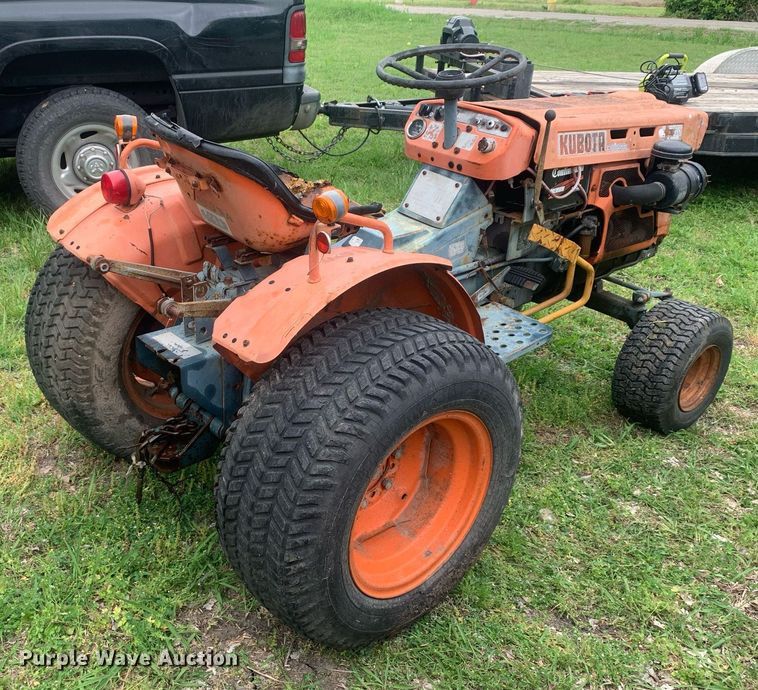 image for item LH9565 1981 Kubota B6100HST-E  lawn tractor