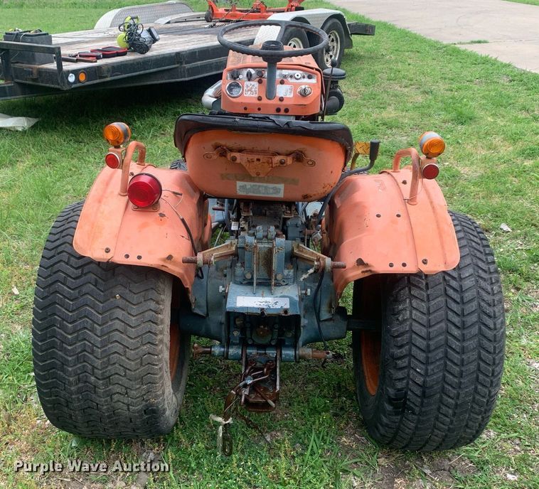 image for item LH9565 1981 Kubota B6100HST-E  lawn tractor