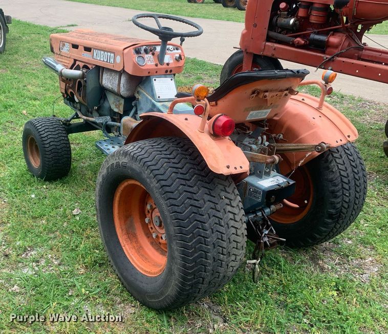 image for item LH9565 1981 Kubota B6100HST-E  lawn tractor