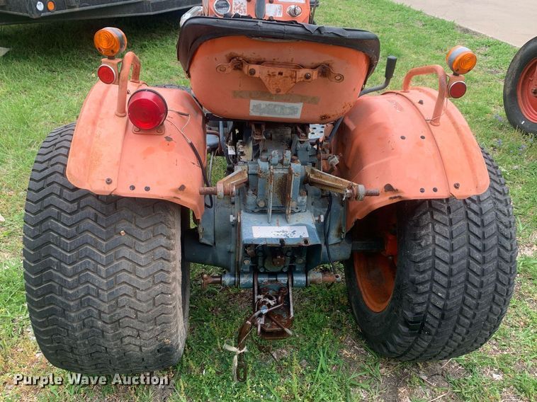 image for item LH9565 1981 Kubota B6100HST-E  lawn tractor