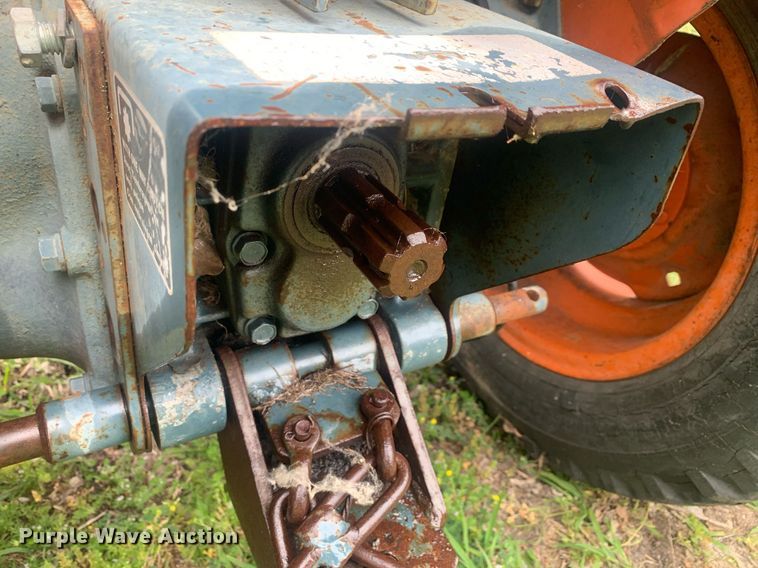 image for item LH9565 1981 Kubota B6100HST-E  lawn tractor