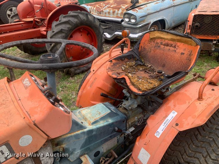 image for item LH9565 1981 Kubota B6100HST-E  lawn tractor