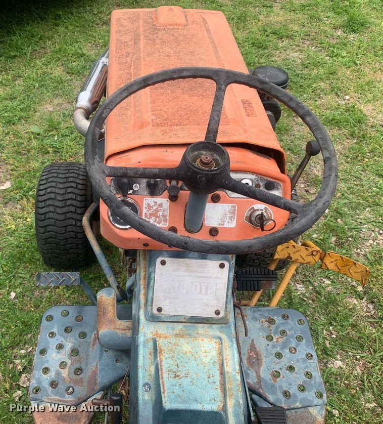 image for item LH9565 1981 Kubota B6100HST-E  lawn tractor