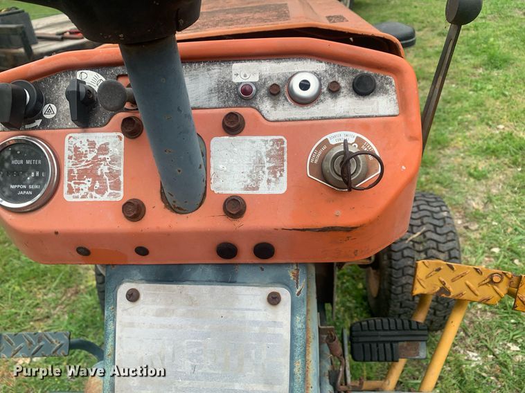 image for item LH9565 1981 Kubota B6100HST-E  lawn tractor