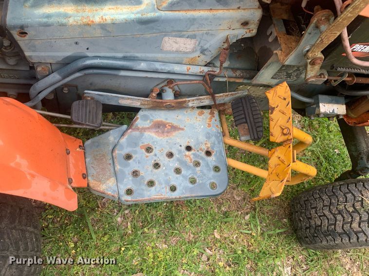 image for item LH9565 1981 Kubota B6100HST-E  lawn tractor