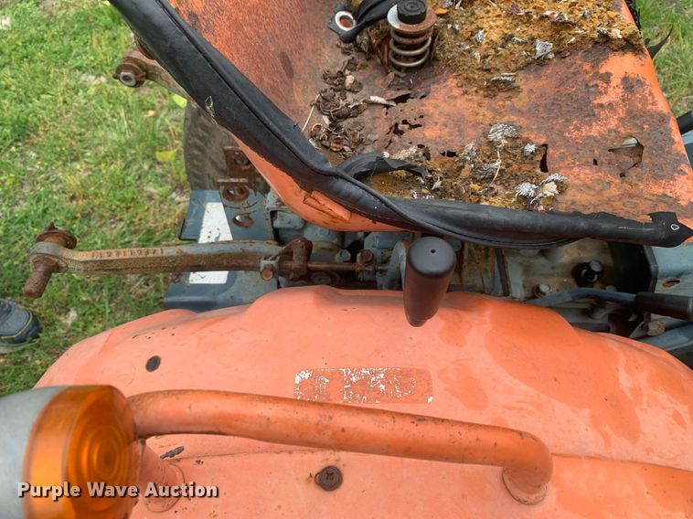 image for item LH9565 1981 Kubota B6100HST-E  lawn tractor