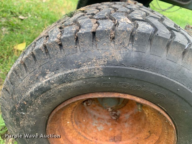 image for item LH9565 1981 Kubota B6100HST-E  lawn tractor