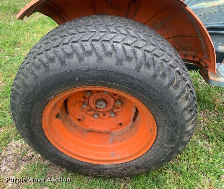 image for item LH9565 1981 Kubota B6100HST-E  lawn tractor