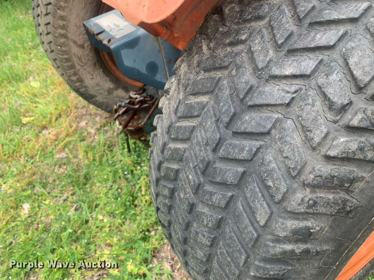 image for item LH9565 1981 Kubota B6100HST-E  lawn tractor