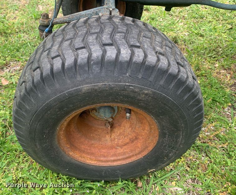 image for item LH9565 1981 Kubota B6100HST-E  lawn tractor