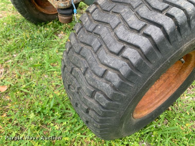 image for item LH9565 1981 Kubota B6100HST-E  lawn tractor