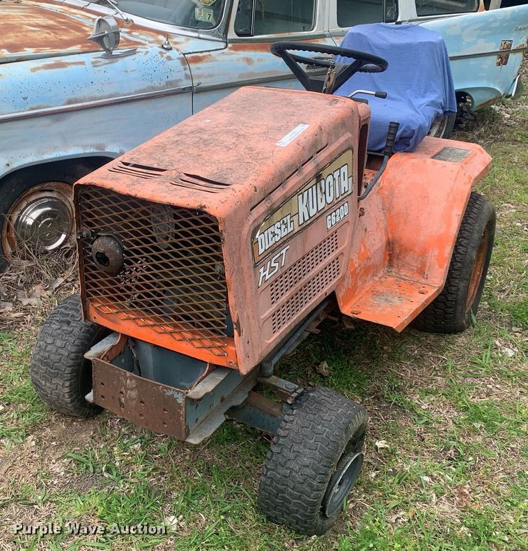 image for item LH9566 Kubota G6200  lawn tractor
