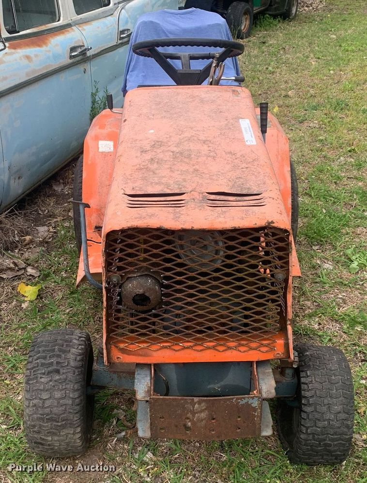 image for item LH9566 Kubota G6200  lawn tractor