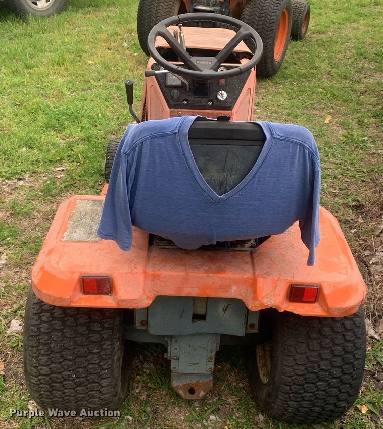 image for item LH9566 Kubota G6200  lawn tractor