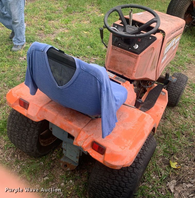 image for item LH9566 Kubota G6200  lawn tractor