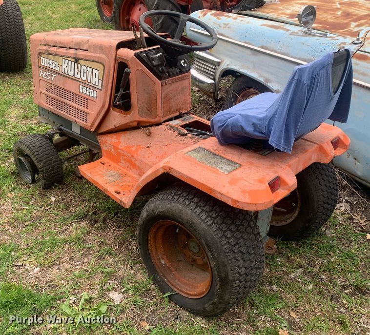 image for item LH9566 Kubota G6200  lawn tractor