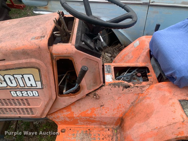 image for item LH9566 Kubota G6200  lawn tractor